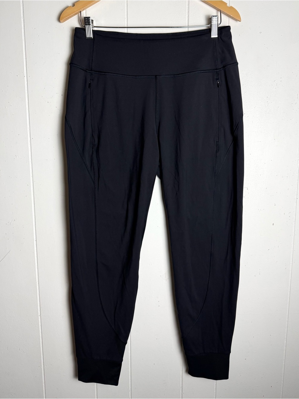 Athleta Distance Jogger in Black size Small